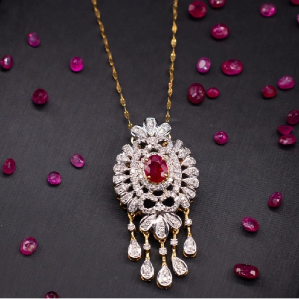 Natural Burmese Ruby and Diamonds Brooch/Pendent in 18 k solid gold